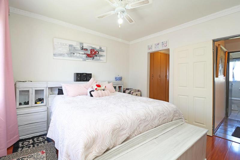 2 Bedroom Property for Sale in Roodekrans Gauteng