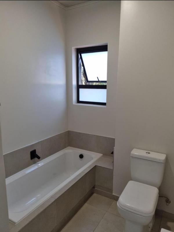 To Let 3 Bedroom Property for Rent in Waverley Gauteng
