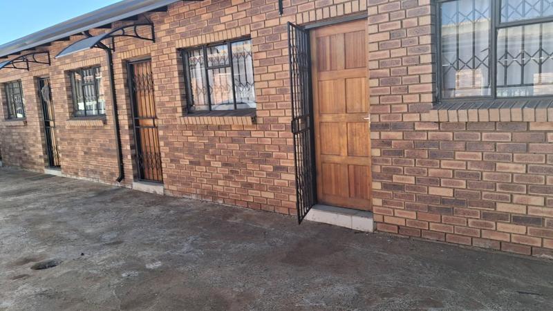 8 Bedroom Property for Sale in Buhle Park Gauteng
