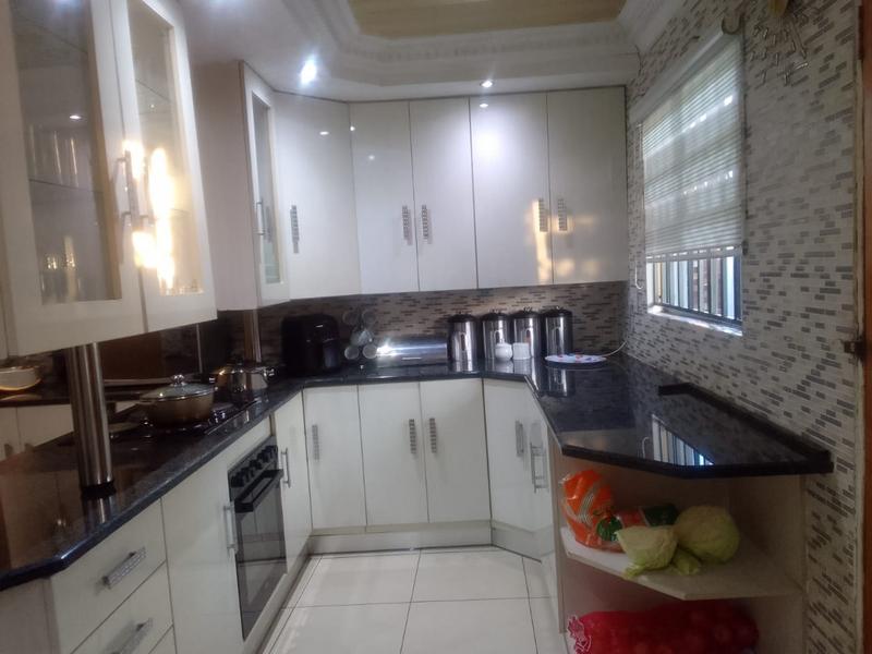 3 Bedroom Property for Sale in Windmill Park Gauteng
