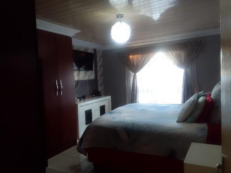 3 Bedroom Property for Sale in Windmill Park Gauteng