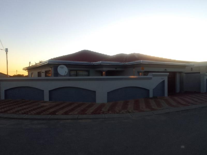 3 Bedroom Property for Sale in Windmill Park Gauteng