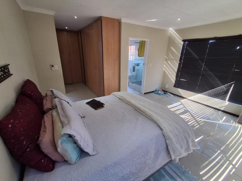 4 Bedroom Property for Sale in Bassonia Gauteng