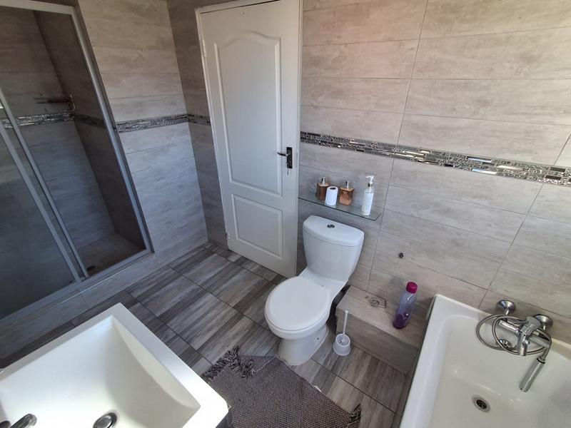 4 Bedroom Property for Sale in Bassonia Gauteng