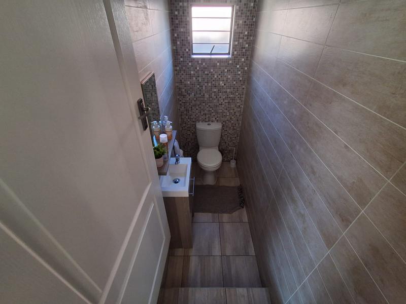 4 Bedroom Property for Sale in Bassonia Gauteng
