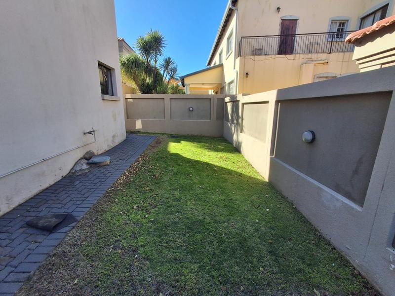 4 Bedroom Property for Sale in Bassonia Gauteng