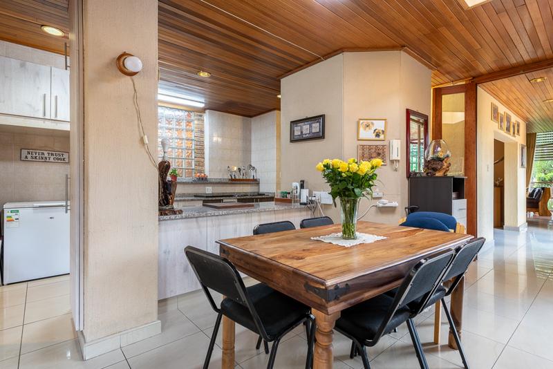 4 Bedroom Property for Sale in Mondeor Gauteng
