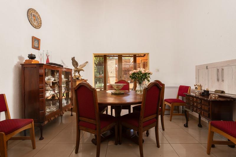 4 Bedroom Property for Sale in Mondeor Gauteng