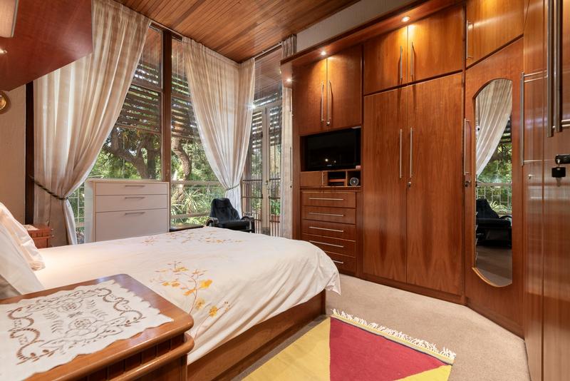 4 Bedroom Property for Sale in Mondeor Gauteng