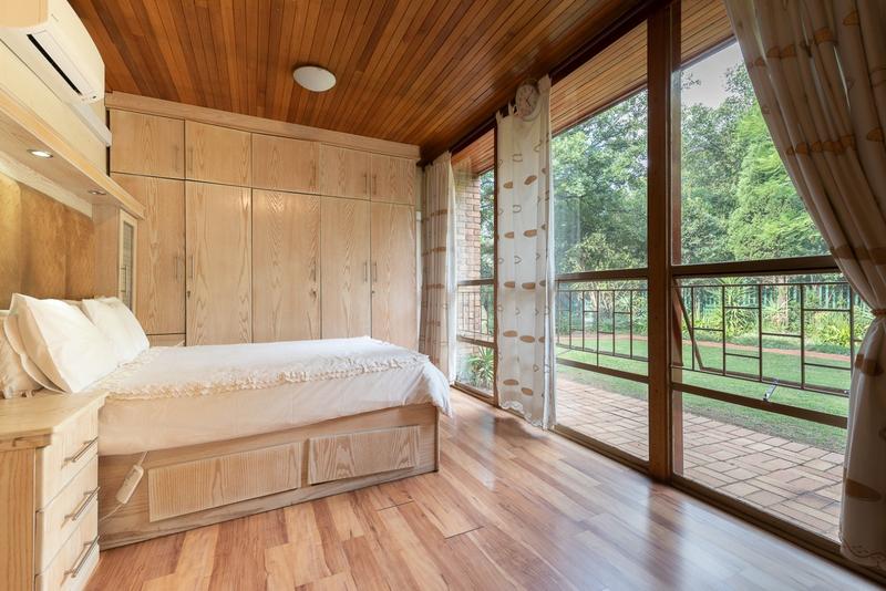 4 Bedroom Property for Sale in Mondeor Gauteng
