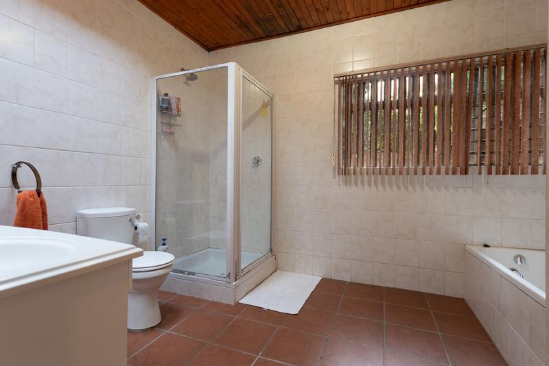 4 Bedroom Property for Sale in Mondeor Gauteng