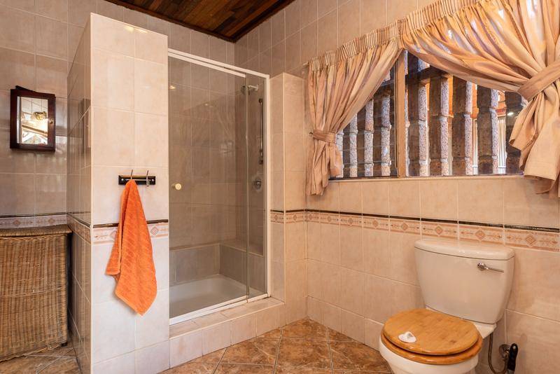 4 Bedroom Property for Sale in Mondeor Gauteng