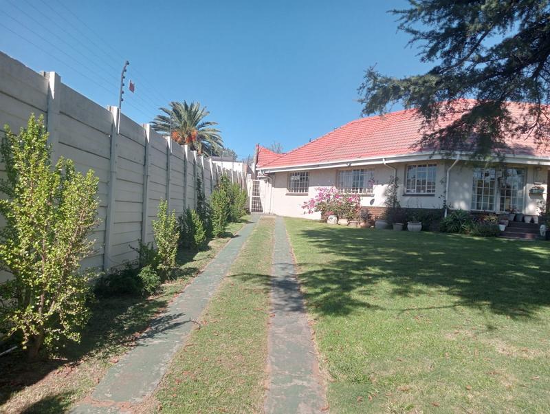 3 Bedroom Property for Sale in Mondeor Gauteng
