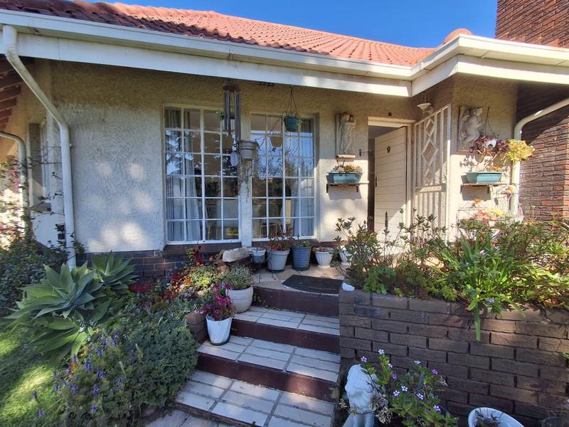 3 Bedroom Property for Sale in Mondeor Gauteng