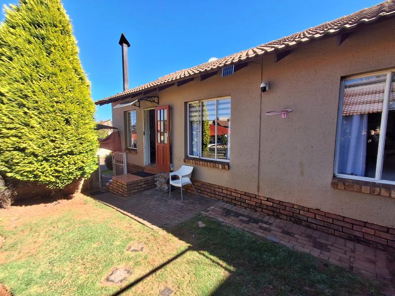 3 Bedroom Property for Sale in Mondeor Gauteng