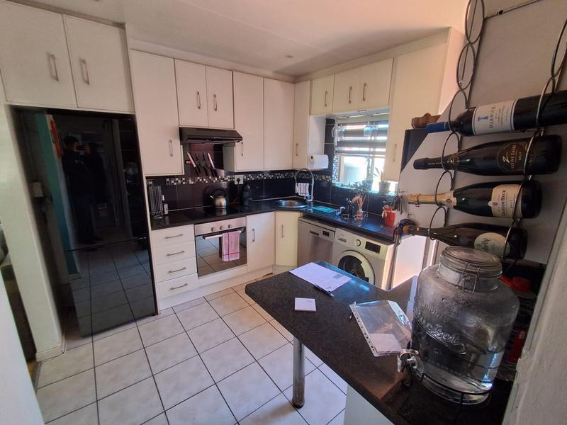 3 Bedroom Property for Sale in Mondeor Gauteng