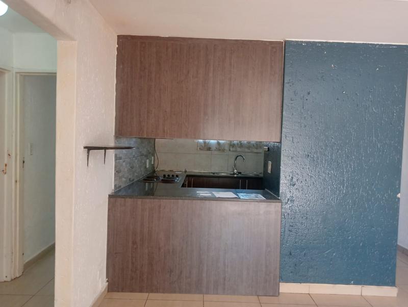 2 Bedroom Property for Sale in Mondeor Gauteng