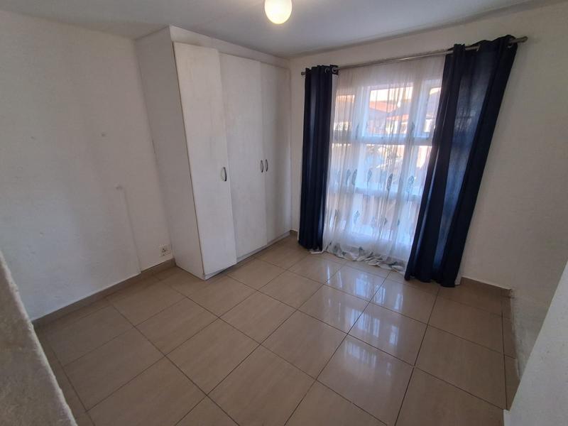 2 Bedroom Property for Sale in Mondeor Gauteng