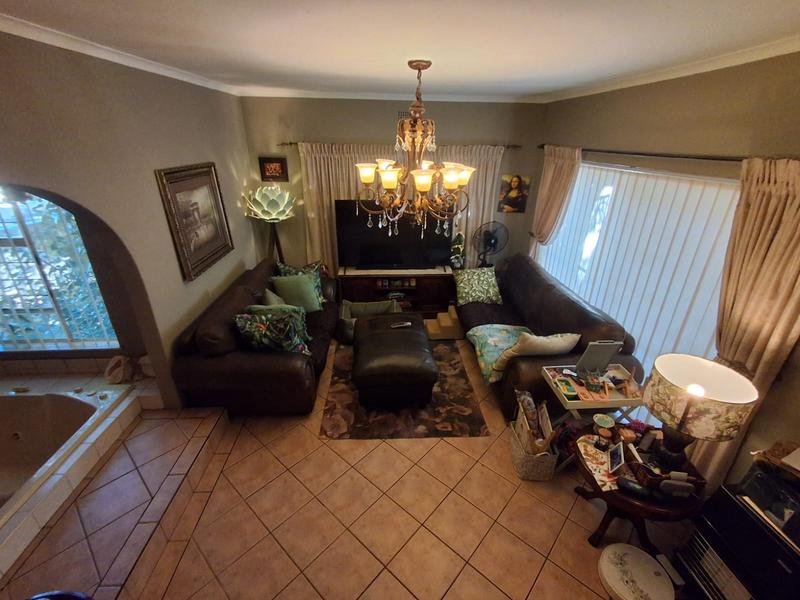 3 Bedroom Property for Sale in Mulbarton Gauteng