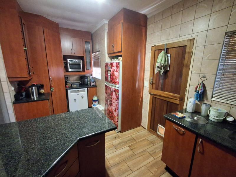 3 Bedroom Property for Sale in Mulbarton Gauteng