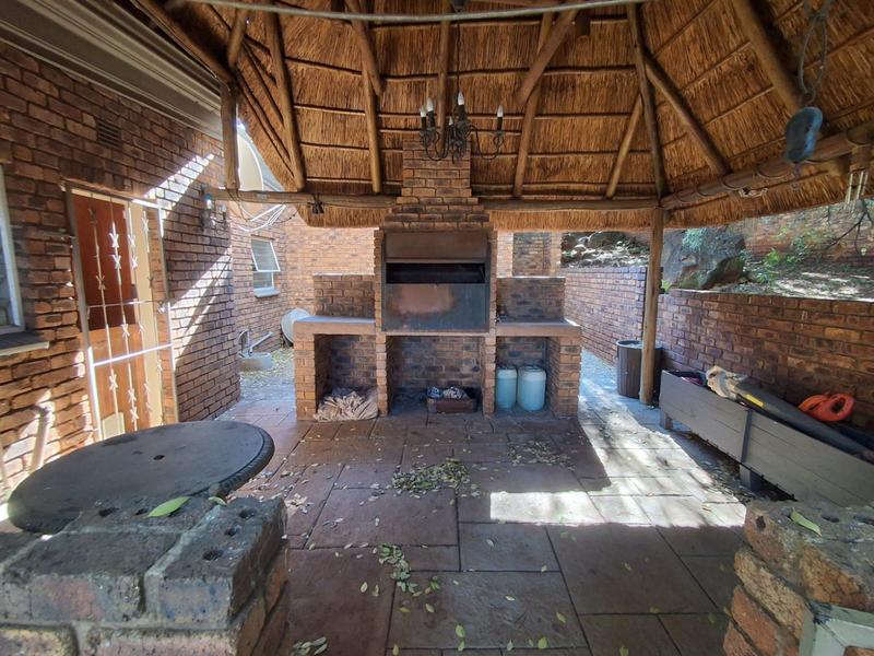 3 Bedroom Property for Sale in Mulbarton Gauteng