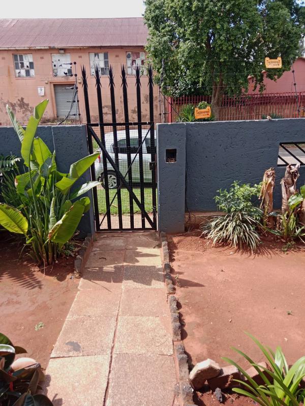 1 Bedroom Property for Sale in Vrededorp Gauteng