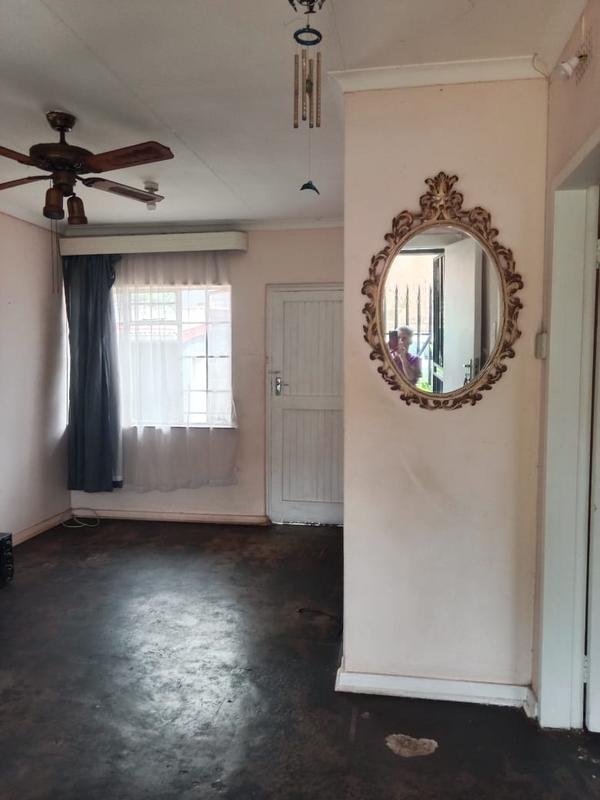 1 Bedroom Property for Sale in Vrededorp Gauteng