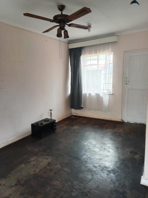 1 Bedroom Property for Sale in Vrededorp Gauteng