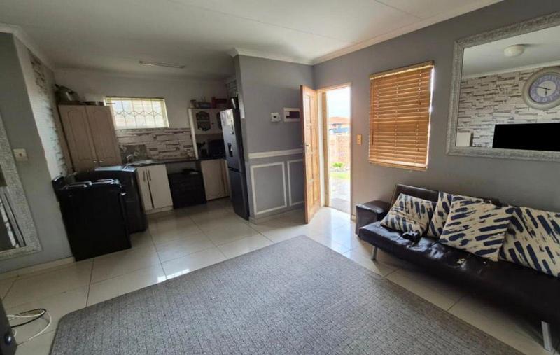 2 Bedroom Property for Sale in Cloverdene Gauteng