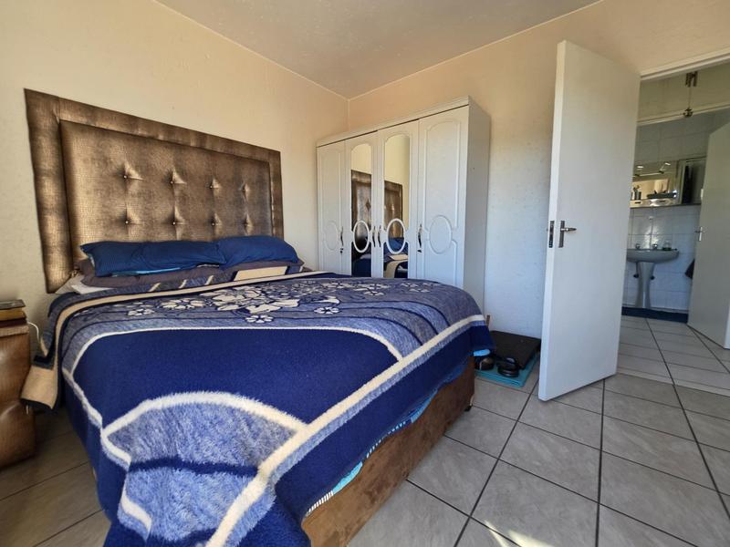 4 Bedroom Property for Sale in Bassonia Gauteng