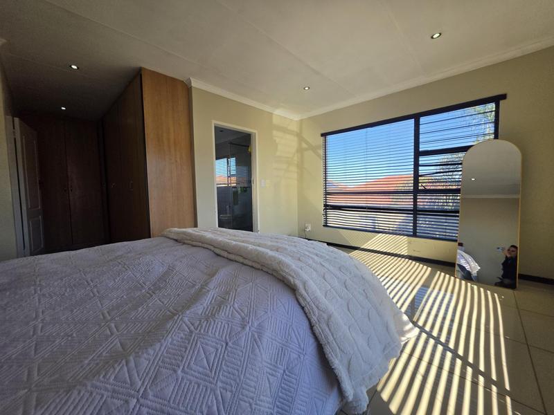 4 Bedroom Property for Sale in Bassonia Rock Gauteng