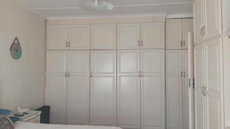 To Let 3 Bedroom Property for Rent in Florida Lake Gauteng