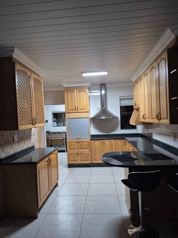 To Let 3 Bedroom Property for Rent in Eldoglen Gauteng