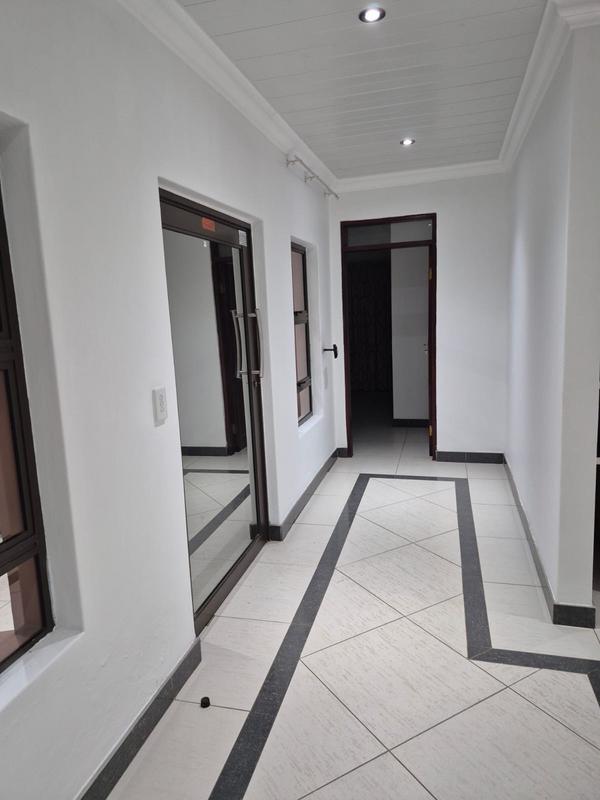 To Let 3 Bedroom Property for Rent in Eldoglen Gauteng