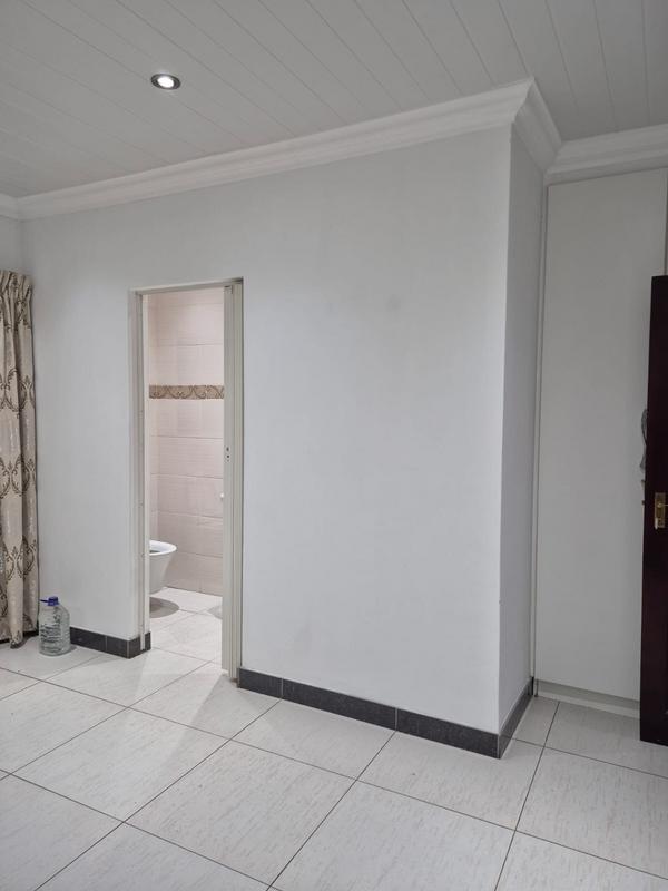 To Let 3 Bedroom Property for Rent in Eldoglen Gauteng