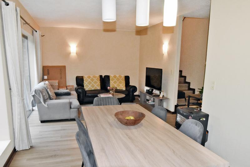 To Let 3 Bedroom Property for Rent in Sandown Gauteng