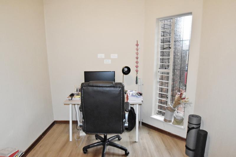 To Let 3 Bedroom Property for Rent in Sandown Gauteng