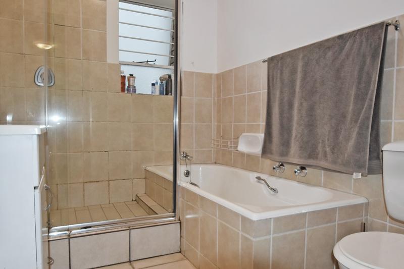 To Let 3 Bedroom Property for Rent in Sandown Gauteng
