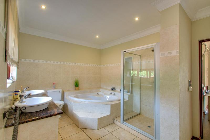 To Let 5 Bedroom Property for Rent in Dainfern Golf Estate Gauteng