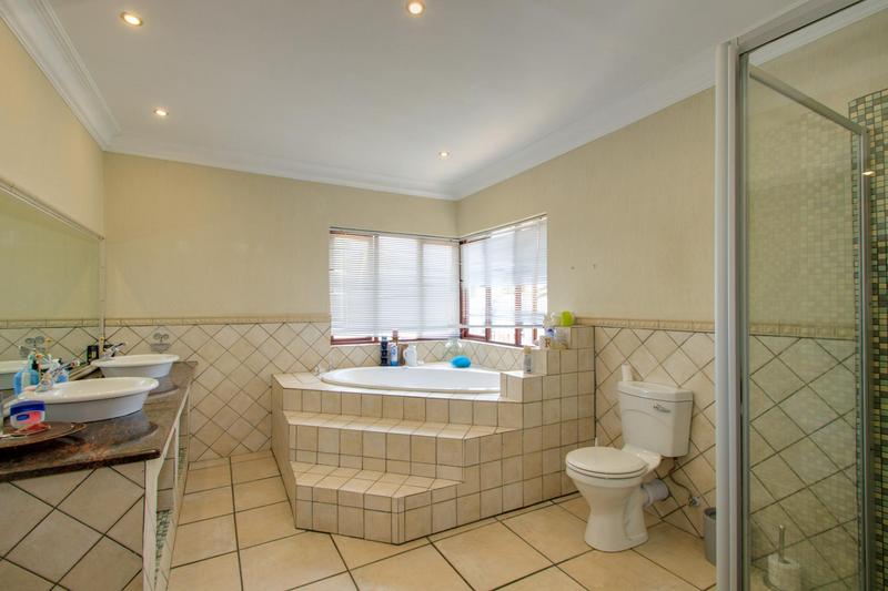 To Let 5 Bedroom Property for Rent in Dainfern Golf Estate Gauteng