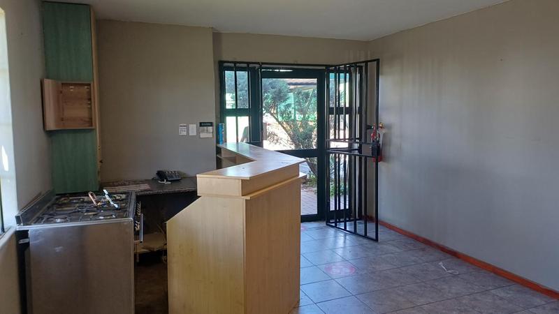 To Let Commercial Property for Rent in Rooihuiskraal Gauteng