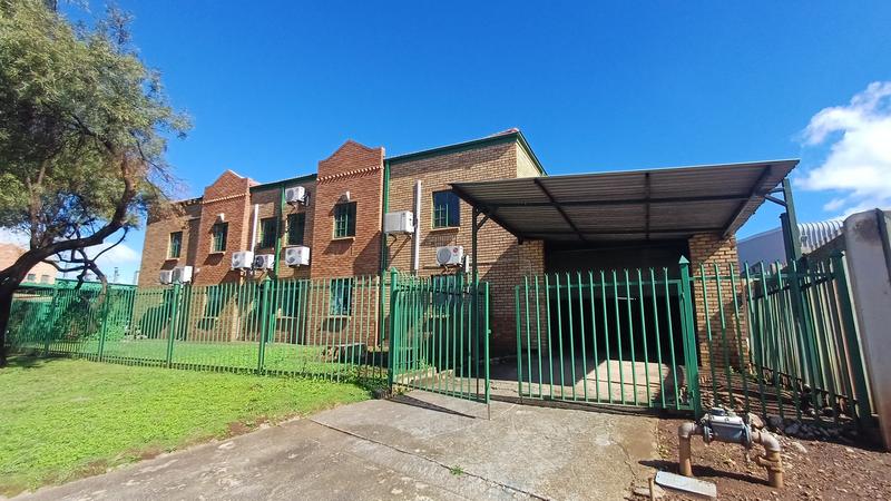 To Let Commercial Property for Rent in Rooihuiskraal Gauteng