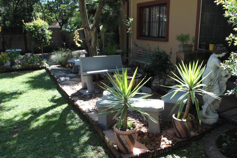 3 Bedroom Property for Sale in Edenvale Central Gauteng