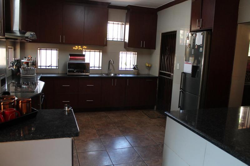 3 Bedroom Property for Sale in Edenvale Central Gauteng