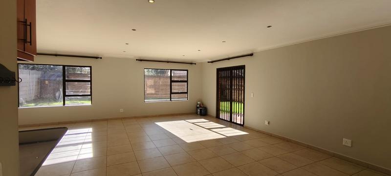 To Let 3 Bedroom Property for Rent in Farrarmere Gauteng