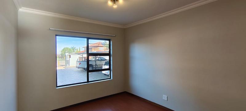 To Let 3 Bedroom Property for Rent in Farrarmere Gauteng