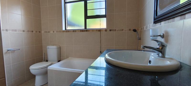 To Let 3 Bedroom Property for Rent in Farrarmere Gauteng