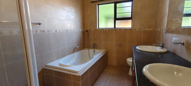 To Let 3 Bedroom Property for Rent in Farrarmere Gauteng
