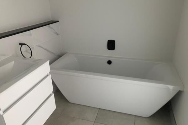3 Bedroom Property for Sale in Waterfall Gauteng