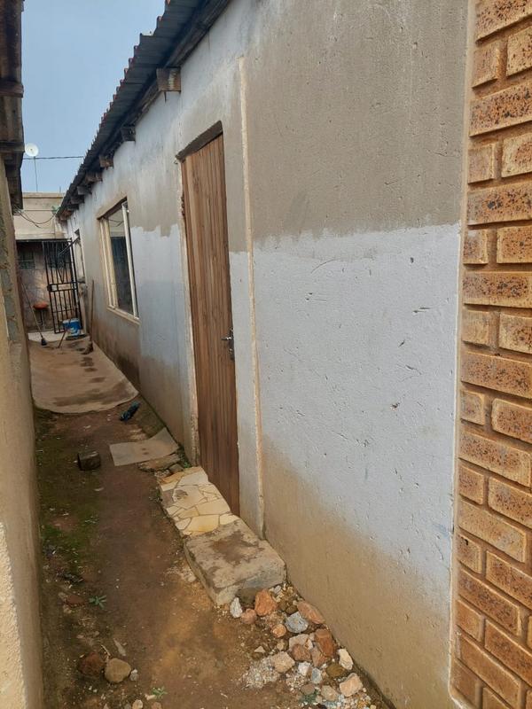 7 Bedroom Property for Sale in Katlehong South Gauteng